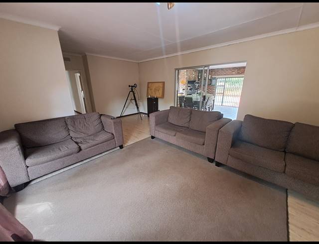 3 BEDROOM HOUSE FOR SALE IN THREE RIVERS EAST
